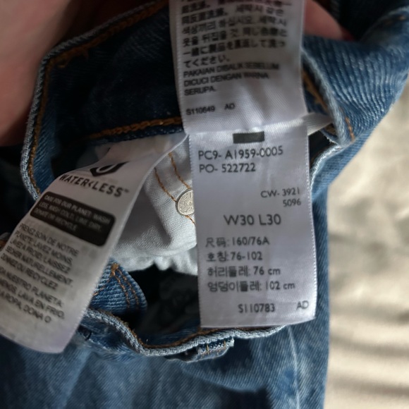 Levis women’s 501s - Picture 3 of 5
